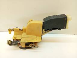 Fechadura Porta Dianteira Direita Corsa 1996 a 2016 Classic