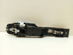 MAÇANETA EXTERNA TRASEIRA ESQUERDA VERSA 2017 2018 A 2020