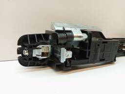 MAÇANETA EXTERNA TRASEIRA ESQUERDA VERSA 2017 2018 A 2020