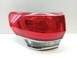 Lanterna Traseira Esquerda Grand Cherokee 2014 a 21 (canto)