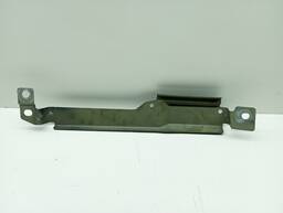 GUIA SUPORTE PARALAMA DIREITO VOLVO XC60 T8 2018 2019 A 2023