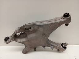 BANDEJA TRASEIRA DIREITA VOLVO XC60 T8 2018 2019 A 2023