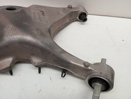 BANDEJA TRASEIRA ESQUERDA VOLVO XC60 T8 2018 2019 A 2023