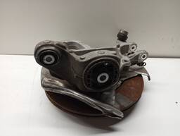 MONTANTE MANGA DE EIXO TRASEIRA ESQUERDA VOLVO XC60 T8 2018/