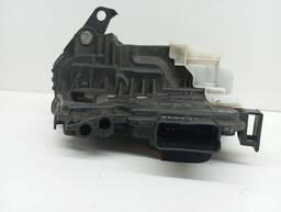 FECHADURA PORTA TRASEIRA DIREITA CADENZA 2011 2012 A 2016