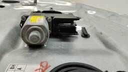 MAQUINA VIDRO DIANTEIRA DIREITA HYUNDAI GENESIS 2013 2014/