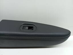 BOTÃO VIDRO/APOIO DESCAÇO DE BRAÇO TRAS. ESQUERDO HRV 2016/ 