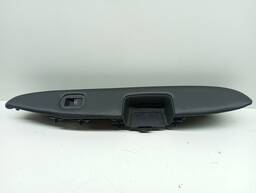 BOTÃO VIDRO/APOIO DESCAÇO DE BRAÇO TRAS. ESQUERDO HRV 2016/ 