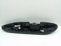 BOTÃO VIDRO/APOIO DESCAÇO DE BRAÇO TRAS. ESQUERDO HRV 2016/ 