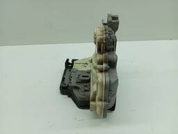 FECHADURA PORTA TRASEIRA ESQ TOUAREG 2011/ A3 E PASSAT 07/