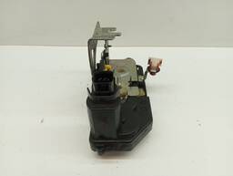 FECHADURA PORTA DIANTEIRA DIREITA SSANGYONG ACTYON KYRON 08/