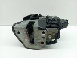 FECHADURA PORTA TRASEIRA ESQUERDA HILUX 2009 2010 A 2015 MEC