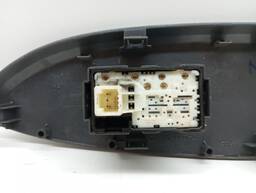 BOTÃO COMANDO VIDRO ELÉTRICO DIANTEIRO DIREITO COROLLA 2009/