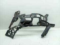 Guia Suporte Parachoque Dianteiro Esquerdo C180 C200 2012/