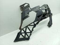 GUIA SUPORTE PARACHOQUE DIANTEIRO ESQUERDO C180 C200 2012/