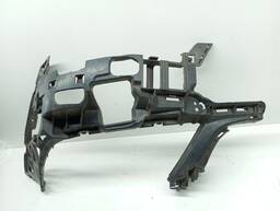 GUIA SUPORTE PARACHOQUE DIANTEIRO ESQUERDO C180 C200 2012/