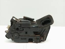 FECHADURA PORTA TRASEIRA DIREITA JETTA 11/ 2017 GOLF 2014/