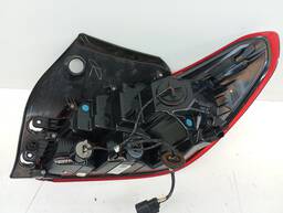 LANTERNA TRASEIRA ESQUERDA ONIX HATCH 2020/