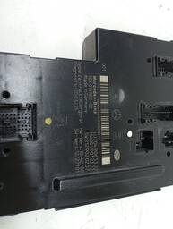 CAIXA DE FUSÍVEL BATERIA MERCEDES BENZ C180 2014