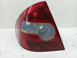 Lanterna Traseira Esquerda Fiesta Sedan 2005 a 2010 PARALELA