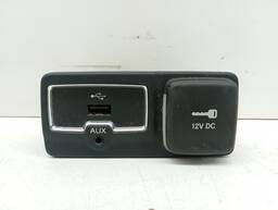 Botão de Entrada USB Auxilio Renegade 2016 2017 a 2020