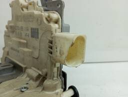 FECHADURA PORTA TRASEIRA DIR TOUAREG 2011 A 2017 PASSAT 07/