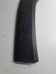 MOLDURA PARALAMA TRAS ESQ JEEP RENEGADE  22 23 2024 AVARIA