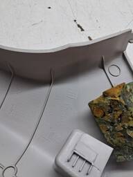 ACABAMENTO COLUNA DIANTEIRA ESQUERDA PRISMA 2013 A 2019