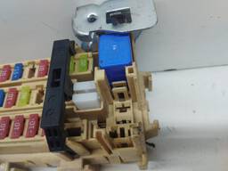 CAIXA DE FUSÍVEIS INTERNA NISSAN VERSA MARCH 2012 A 2019