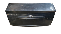 TAMPA TRASEIRA C\ FURO CHAVE CERATO 2006 A 2008 PRETO 