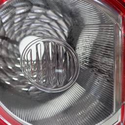 LANTERNA TRASEIRA ESQ DUSTER 2012 A 2015 CROMADO ESTÁ FOSCO