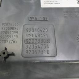 LANTERNA TAMPA ESQUERDA OMEGA 1999 A 2002 (CENTRAL) QUEBRADA