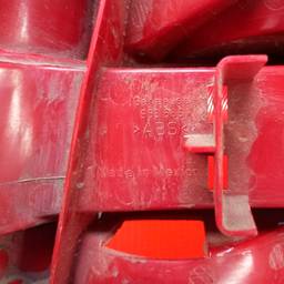 LANTERNA TRASEIRA DIREITA BORA 2001 A 2007 VERMELHA RE FOME