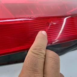 LANTERNA TRASEIRA DIREITA FIESTA HATCH 2003 A 2014 QUEBRADA