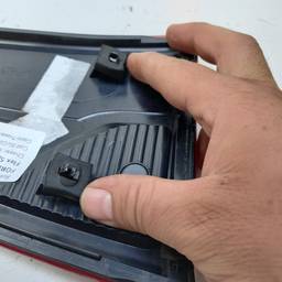 LANTERNA TRAS ESQ ECOSPORT 2013 A2021 (MALA)SUPORTE QUEBRADO