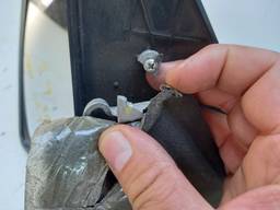 RETROVISOR ESQUERDO HR 2005 A 2022 QUEBRADO