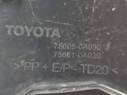 MOLDURA PARALAMA TRASEIRO DIREITO COROLLA CROSS 2022 2023/..