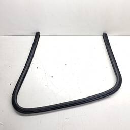 GUARNIÇÃO PORTA TRASEIRA ESQUERDA MOBI 2017 2018/