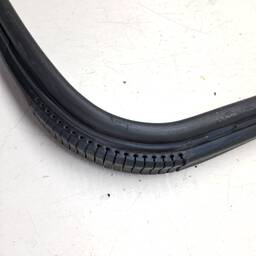 GUARNIÇÃO PORTA TRASEIRA ESQUERDA MOBI 2017 2018/