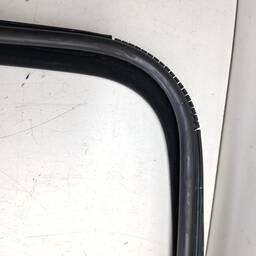 GUARNIÇÃO PORTA TRASEIRA ESQUERDA MOBI 2017 2018/