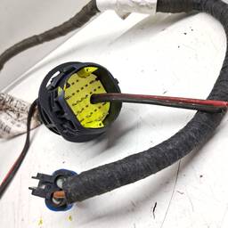 CHICOTE PORTA DIANTEIRA DIREITA MOBI 2017/ STRADA 2020/ 