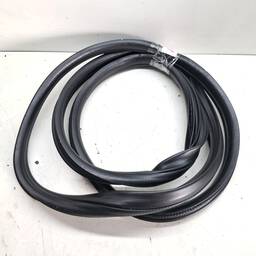 BORRACHA PORTA TRASEIRA ESQUERDA (CARROCERIA) MOBI 2017/