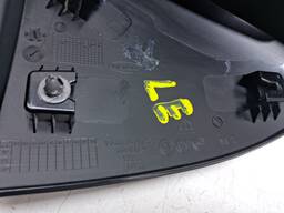 MOLDURA LANTERNA ESQUERDA MOBI 2017/