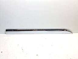 FRISO INFERIOR PORTA TRASEIRA DIR AZERA 2011 A 2017 DETALHE