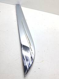 FRISO INFERIOR PORTA TRASEIRA DIR AZERA 2011 A 2017 DETALHE