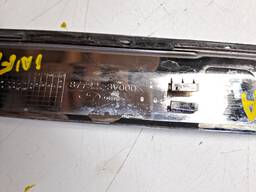 FRISO INFERIOR PORTA TRASEIRA DIR AZERA 2011 A 2017 DETALHE