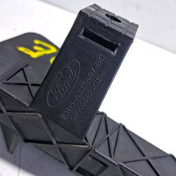 GUIA VIDRO  DIANTEIRO ESQUERDO FORD KA 2015 A 2021