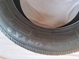 PNEU ONYX NY-806 185/65R15 COM ONDULAÇÃO 