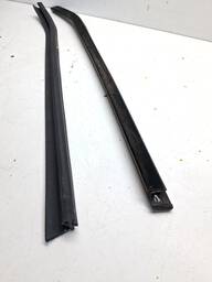 PESTANA PORTA TRASEIRA DIREITA EXT. MOBI 2017/