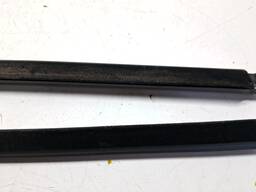 PESTANA PORTA TRASEIRA DIREITA EXT. MOBI 2017/